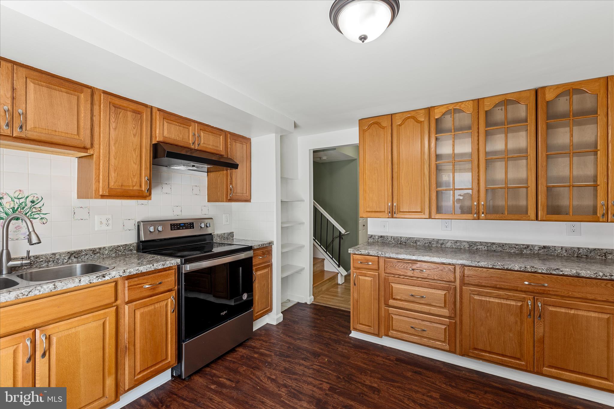 RESTON - Residential