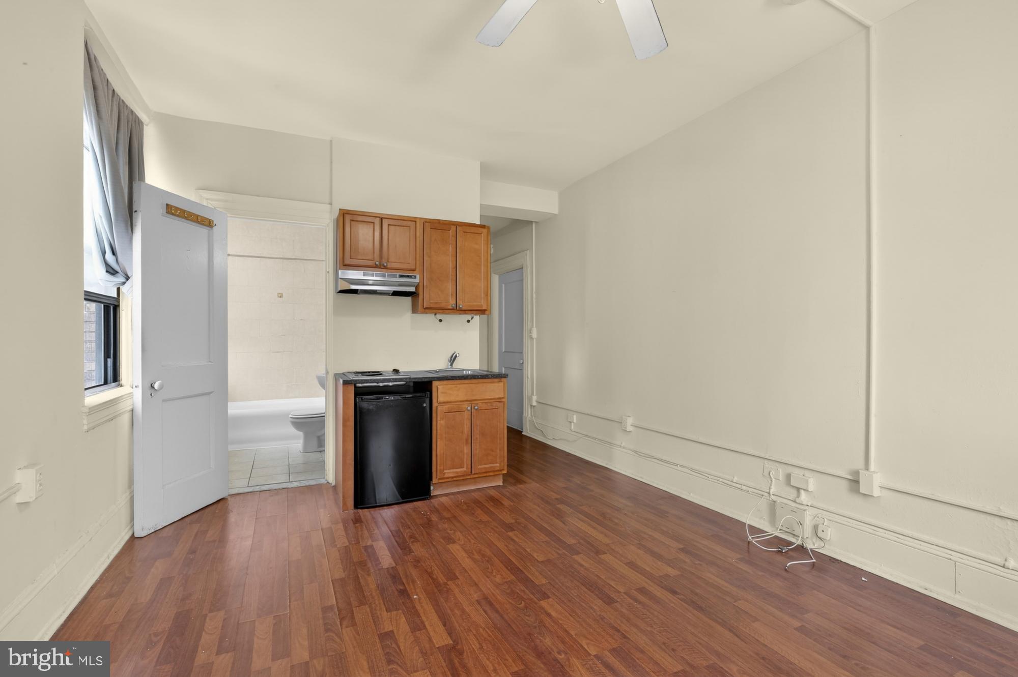 1324 LOCUST STREET 1419