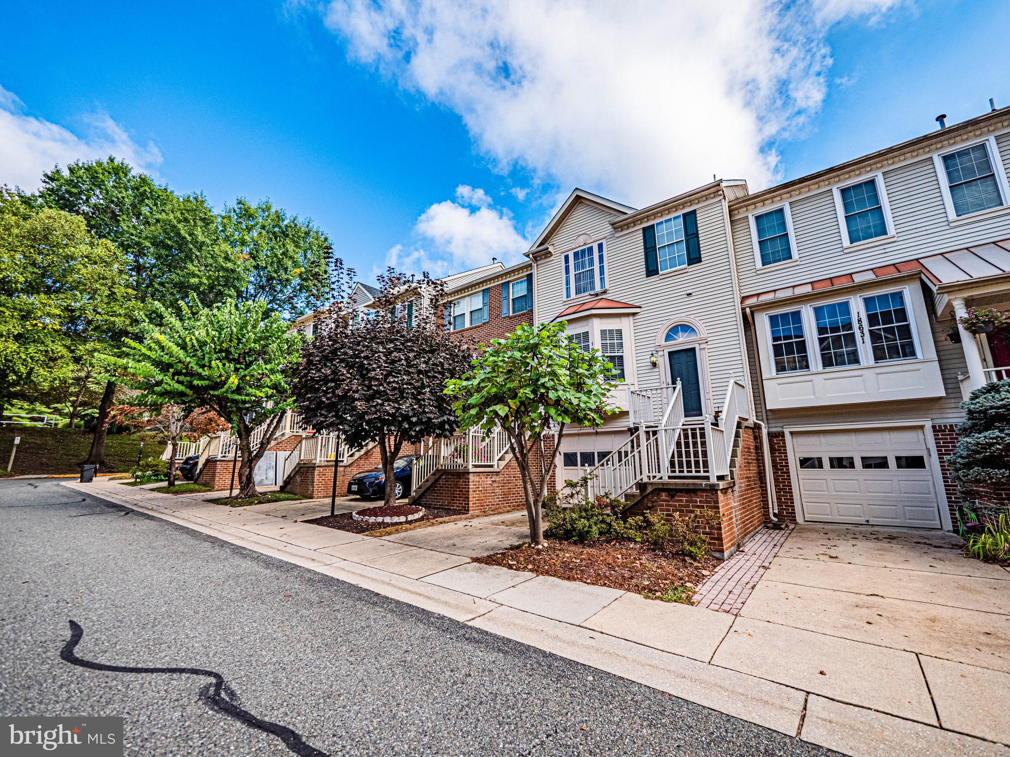 18633 CLOVERCREST CIRCLE