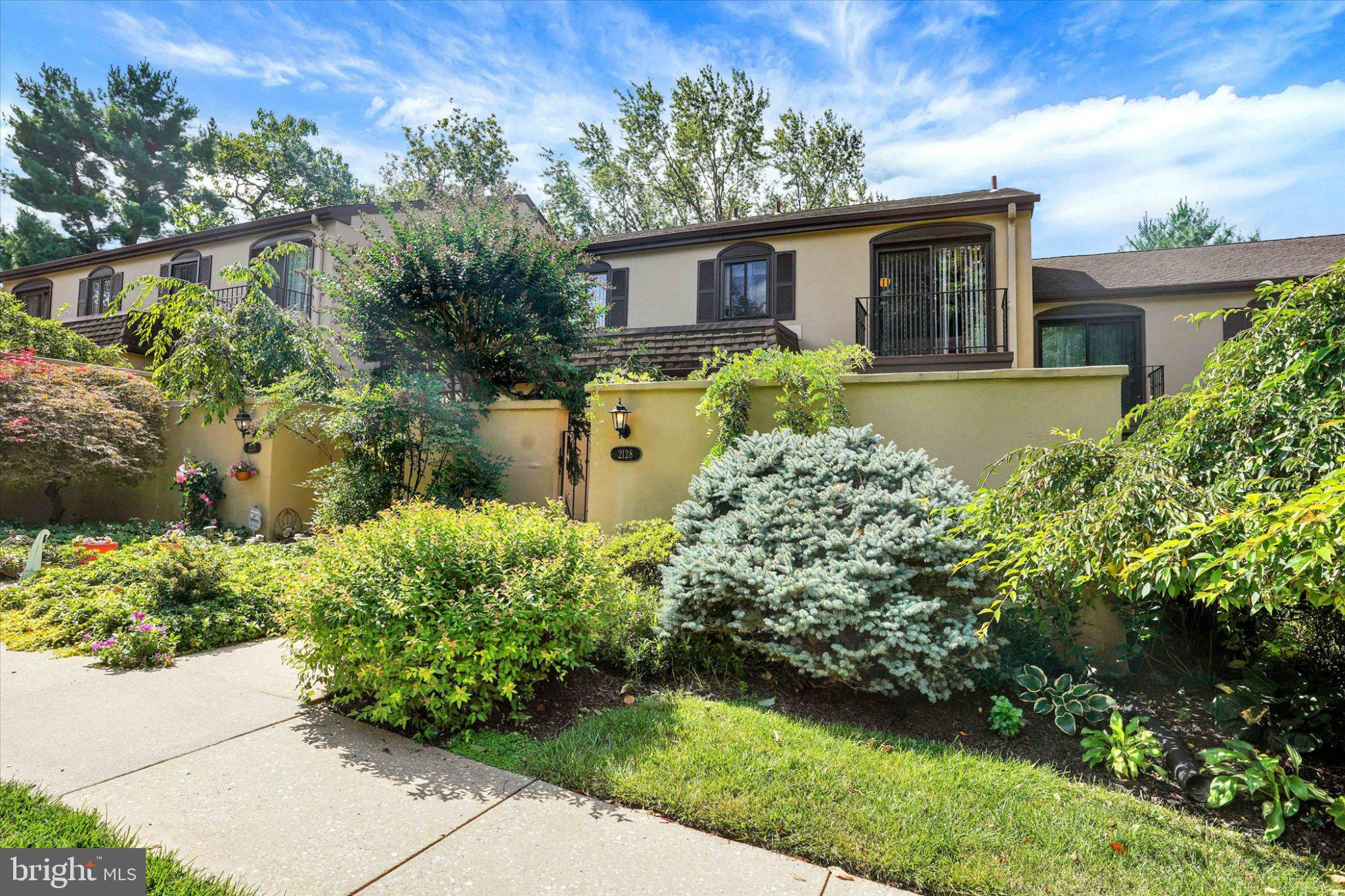 2128 BRYN MAWR PLACE