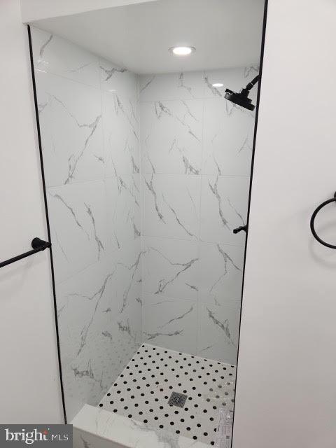 HUNTLEY SQUARE CONDOMINIUMS - Residential