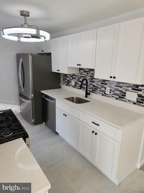 HUNTLEY SQUARE CONDOMINIUMS - Residential