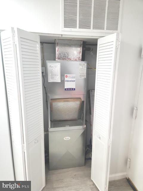 HUNTLEY SQUARE CONDOMINIUMS - Residential