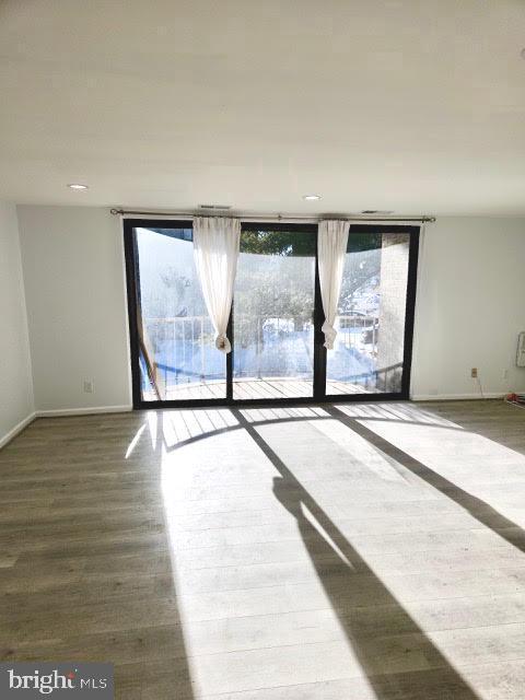 HUNTLEY SQUARE CONDOMINIUMS - Residential