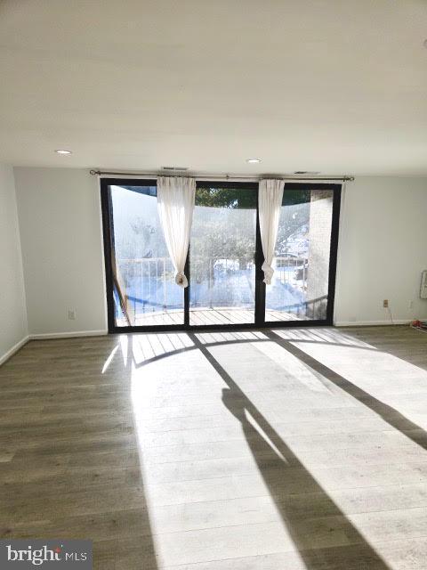 HUNTLEY SQUARE CONDOMINIUMS - Residential