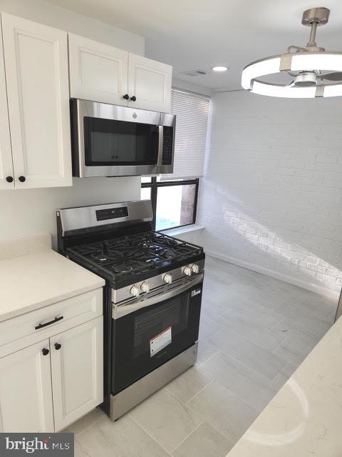 HUNTLEY SQUARE CONDOMINIUMS - Residential