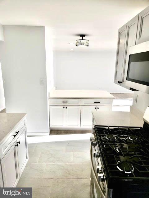 HUNTLEY SQUARE CONDOMINIUMS - Residential