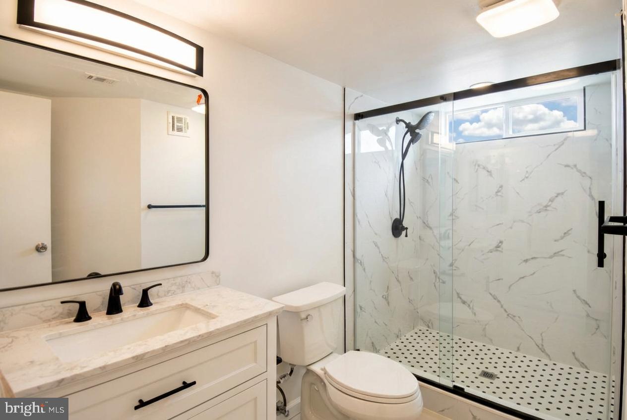 HUNTLEY SQUARE CONDOMINIUMS - Residential