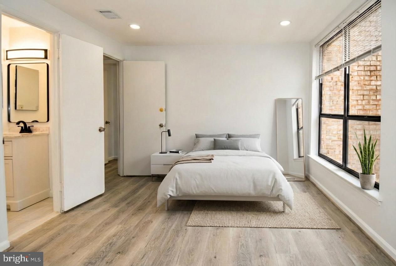 HUNTLEY SQUARE CONDOMINIUMS - Residential