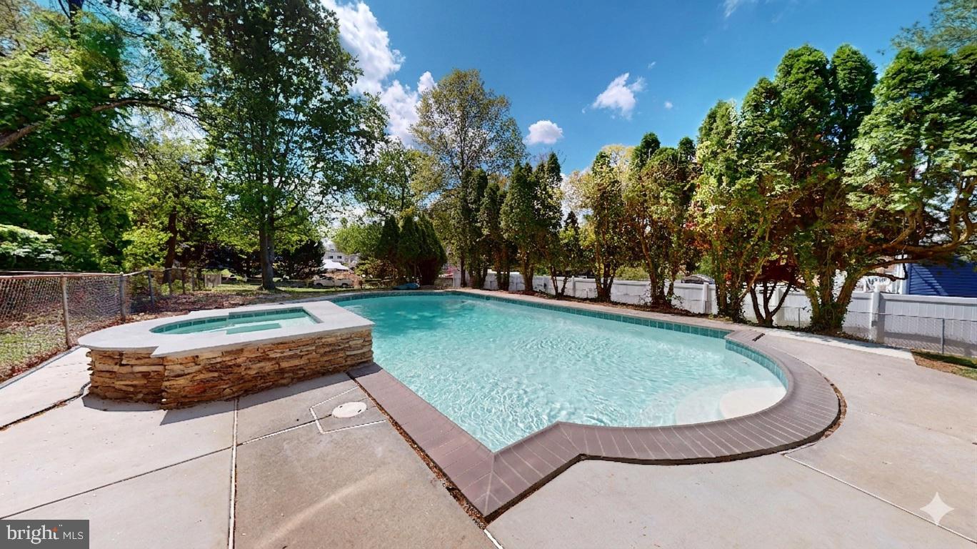 HALETHORPE TERRACE - Residential