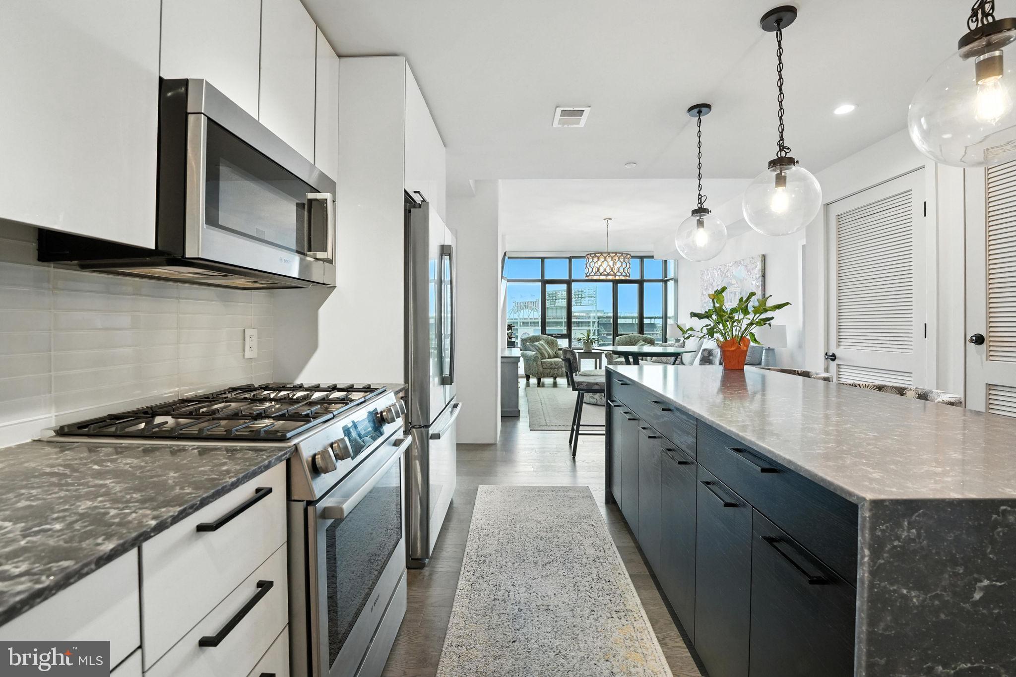 70 N STREET SE N913