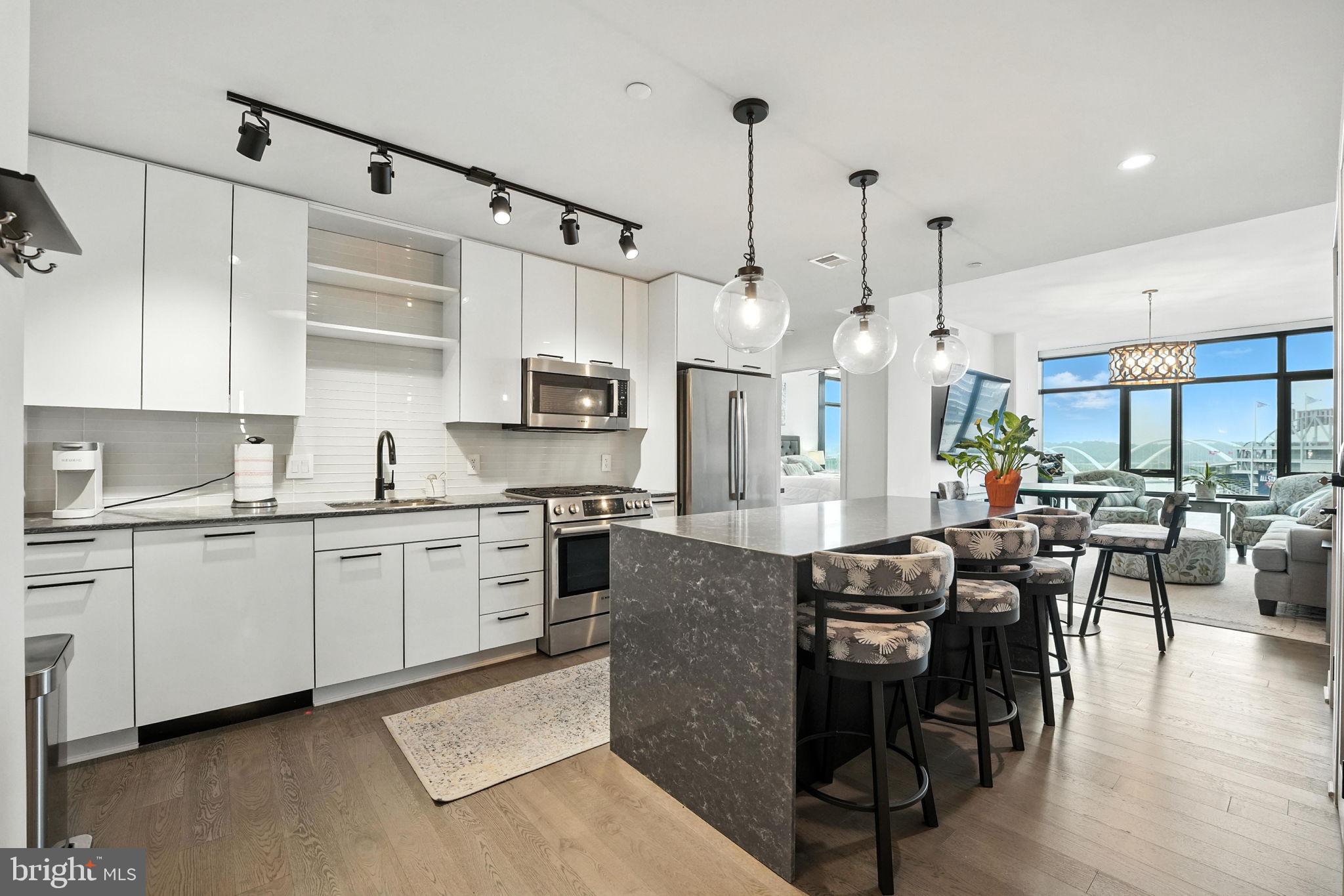 70 N STREET SE N913