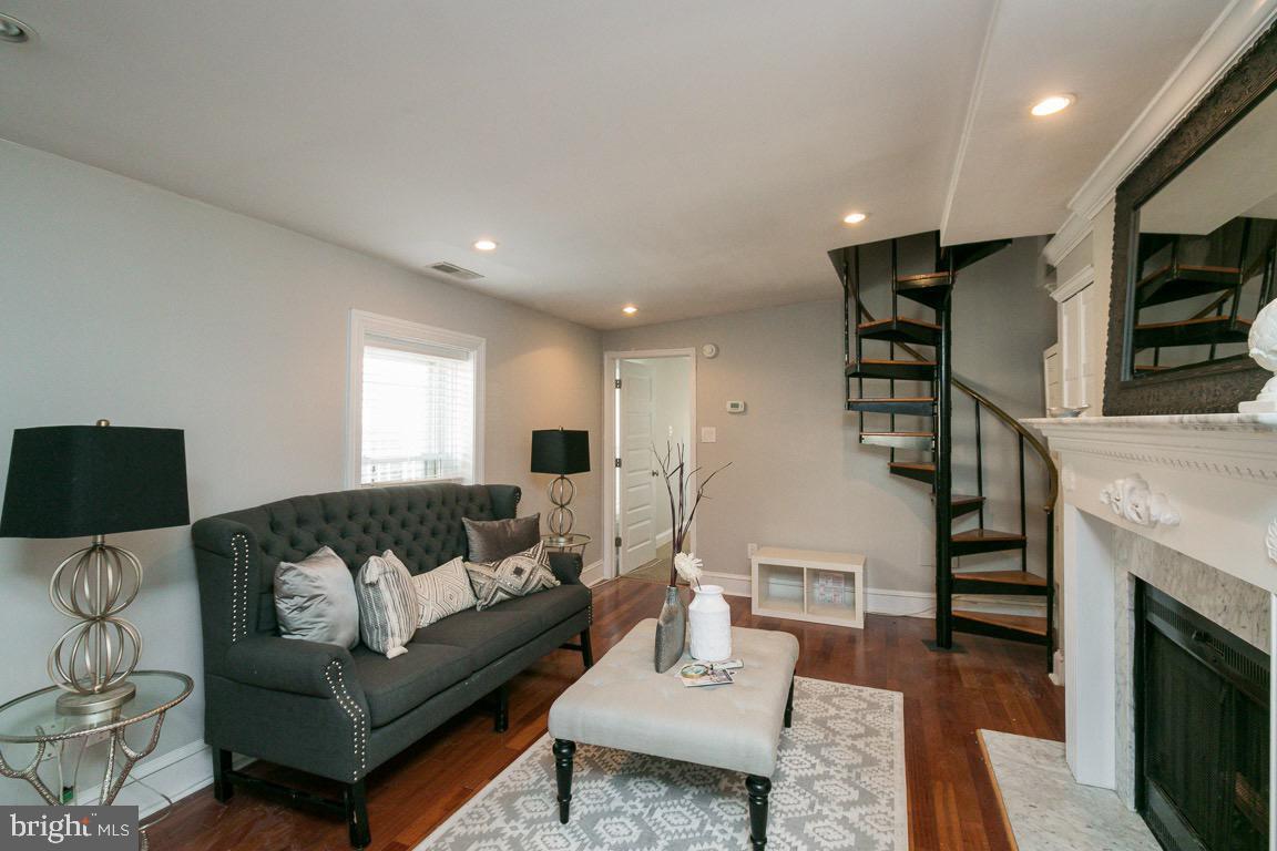 FAIRMOUNT - Residential