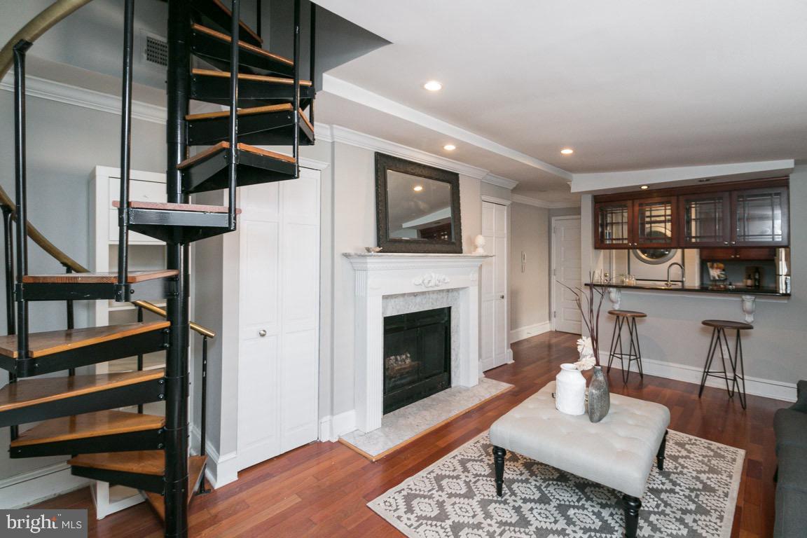 FAIRMOUNT - Residential