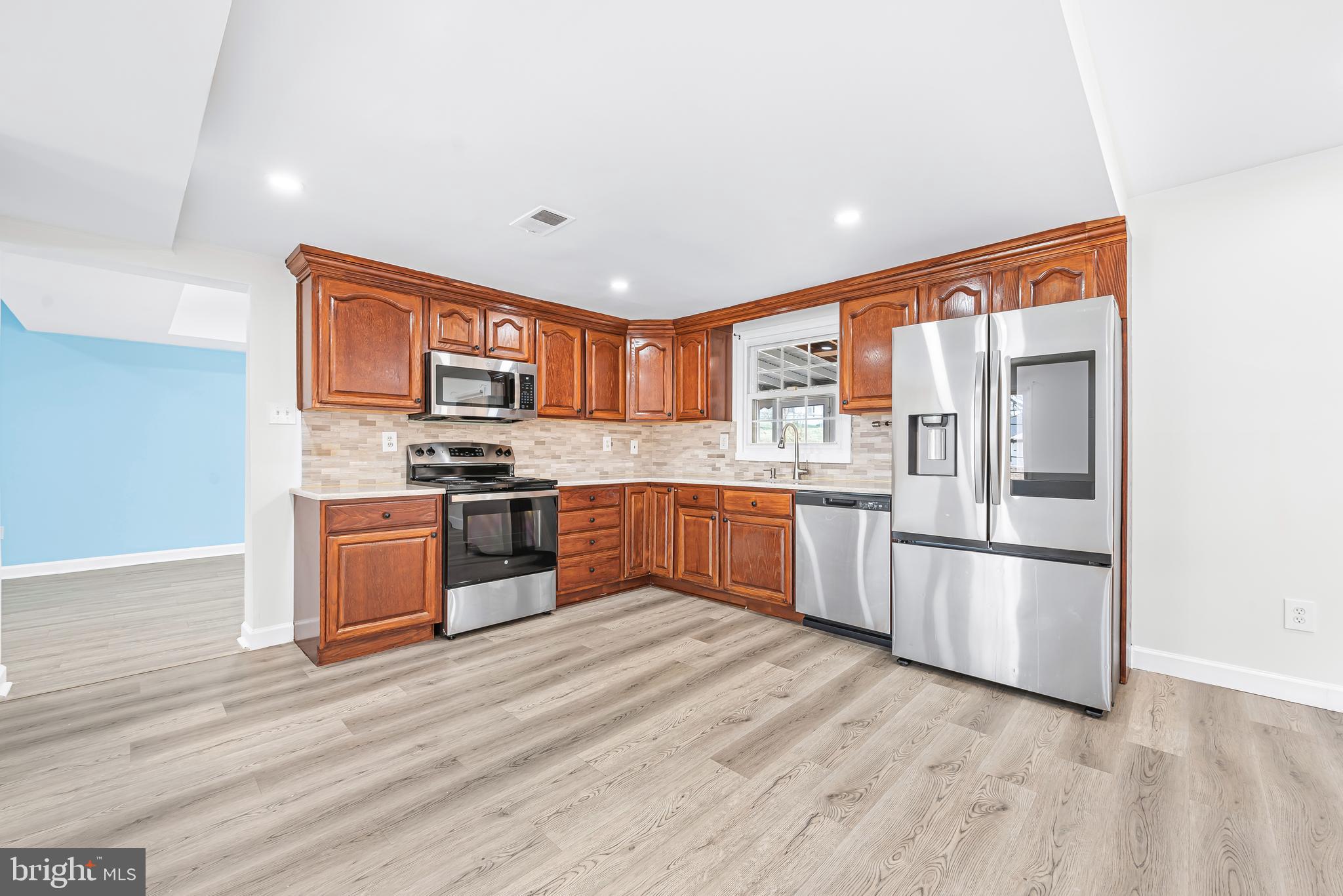 THE PROVINCES - Residential