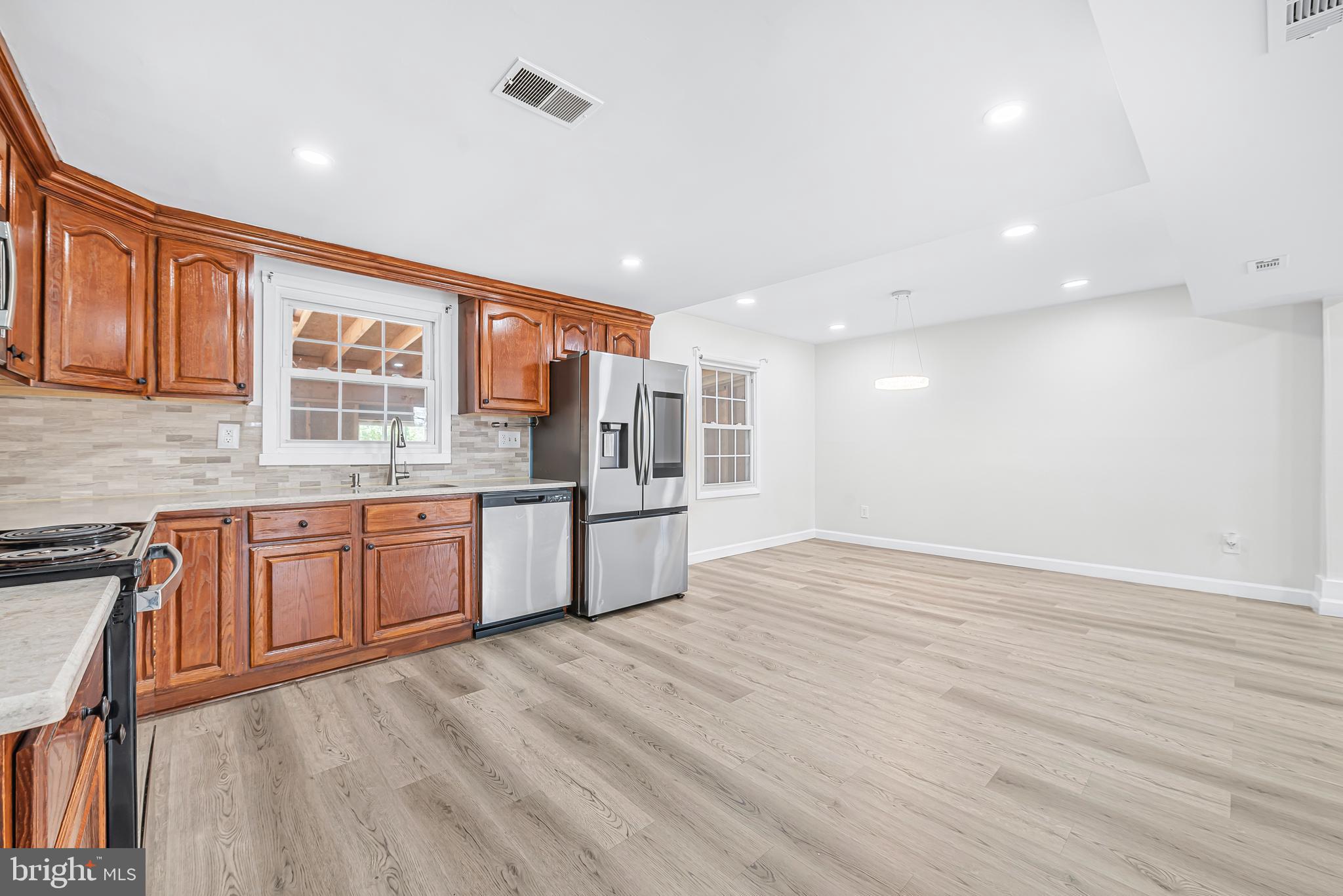 THE PROVINCES - Residential