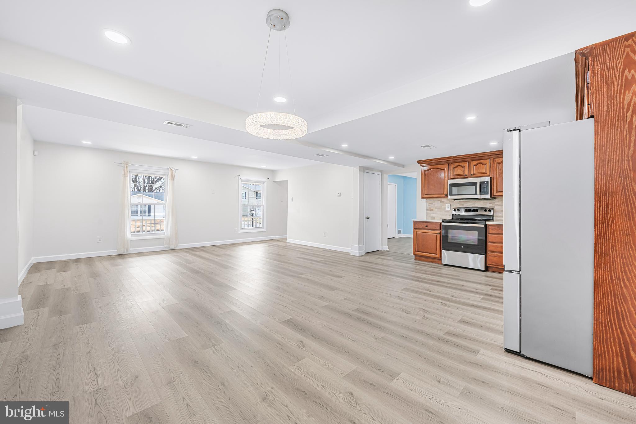 THE PROVINCES - Residential