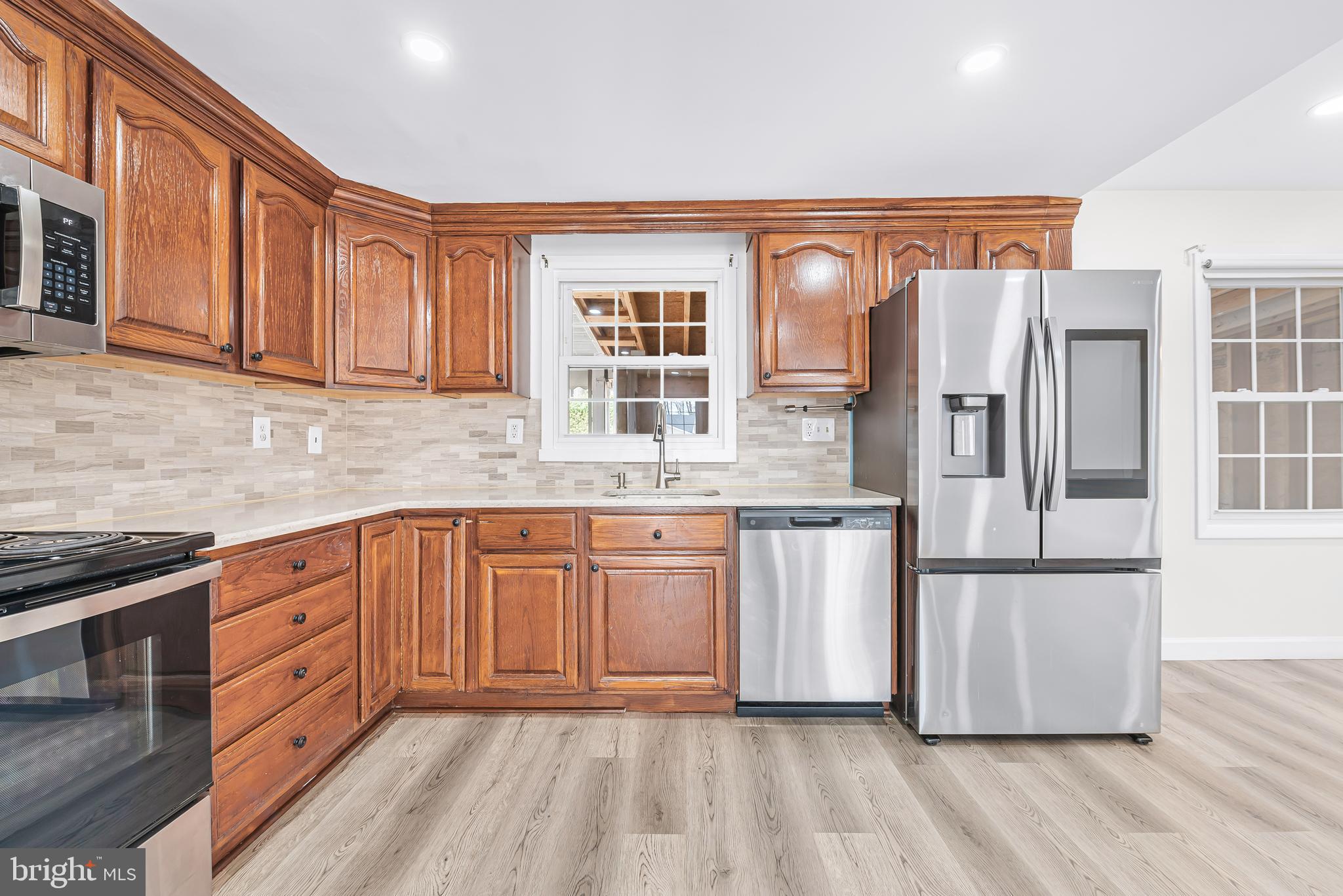 THE PROVINCES - Residential