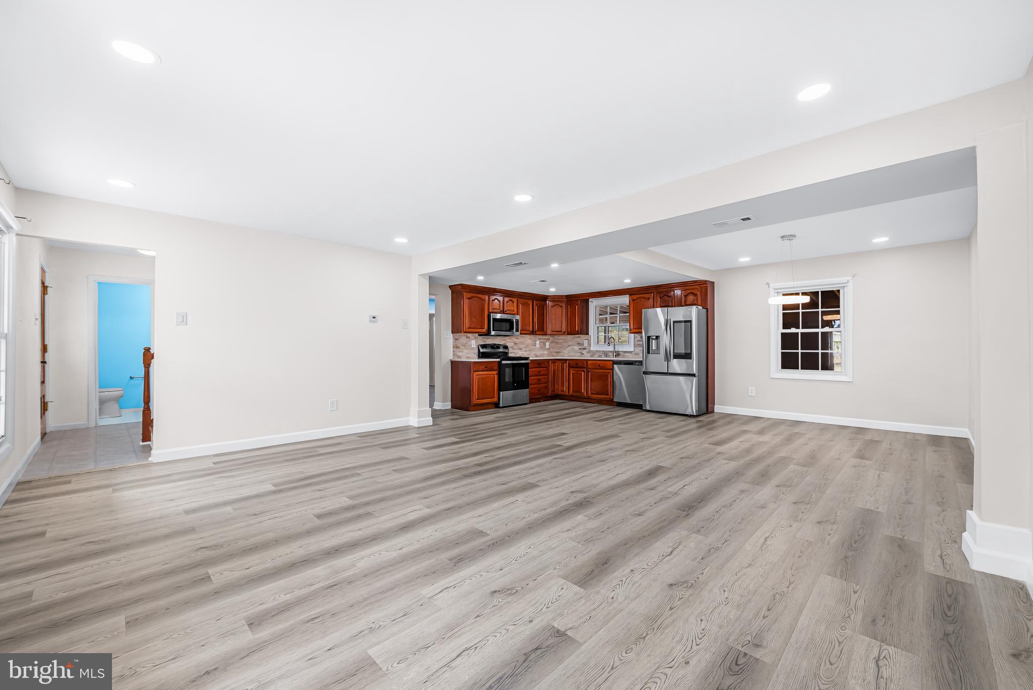 THE PROVINCES - Residential