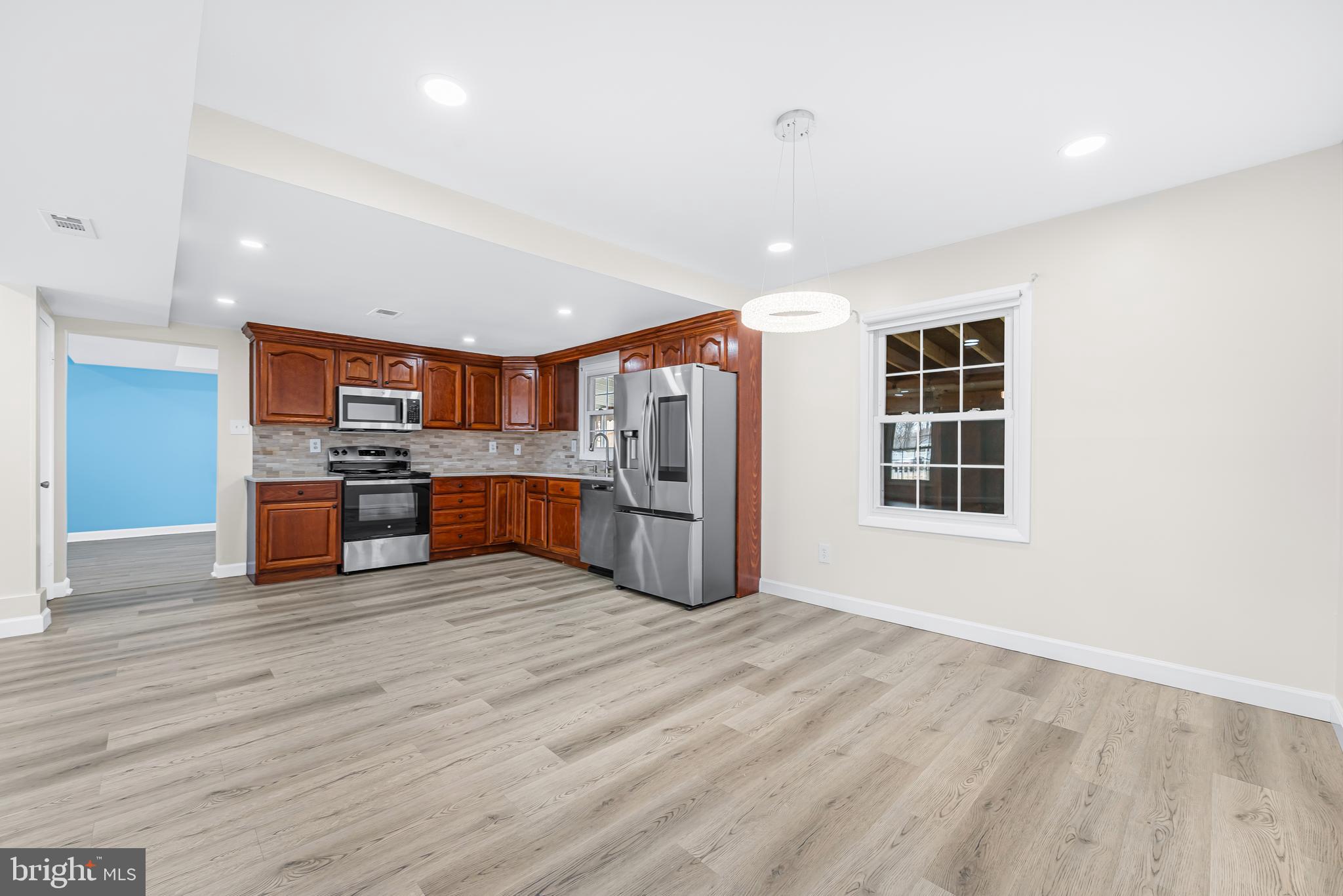 THE PROVINCES - Residential