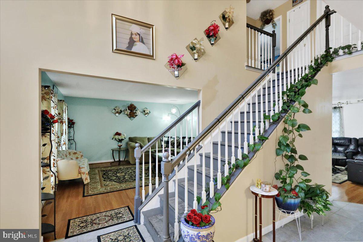 SUNNYSIDE - Residential