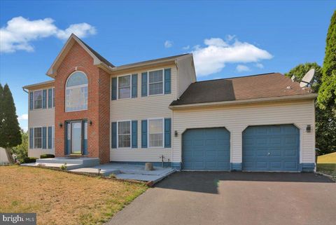 Photo of 87 Oak Ledge Avenue, SCHUYLKILL HAVEN, PA 17972 (MLS # PASK2025842)