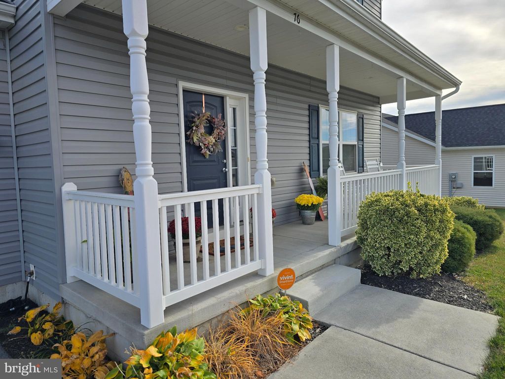 Photo of 76 Twickenham Drive, MARTINSBURG, WV 25403 (MLS # WVBE2045704)