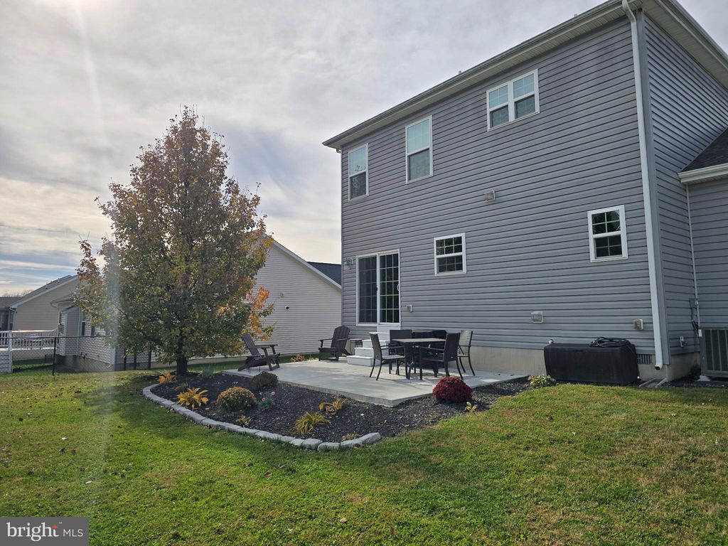 Photo of 76 Twickenham Drive, MARTINSBURG, WV 25403 (MLS # WVBE2045704)
