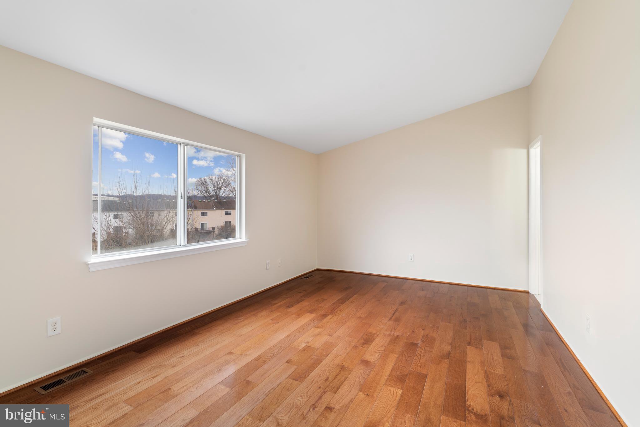 HUNT MEADOW - Residential