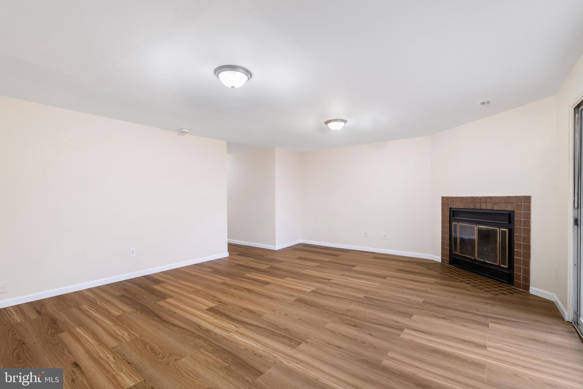 HUNT MEADOW - Residential