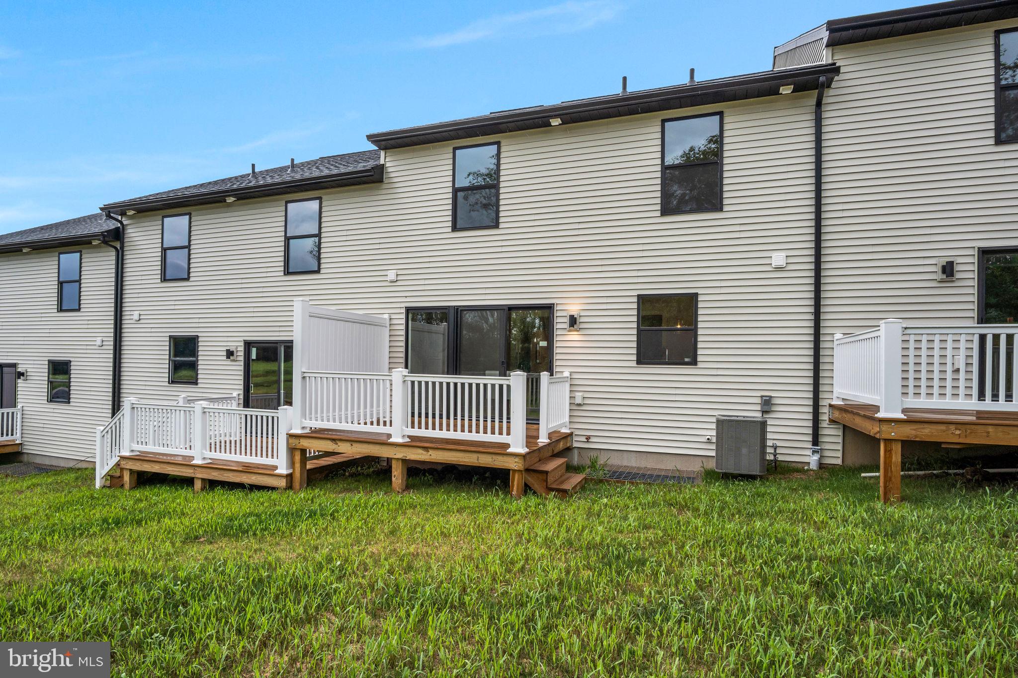 1020 BLACKSTONE RUN