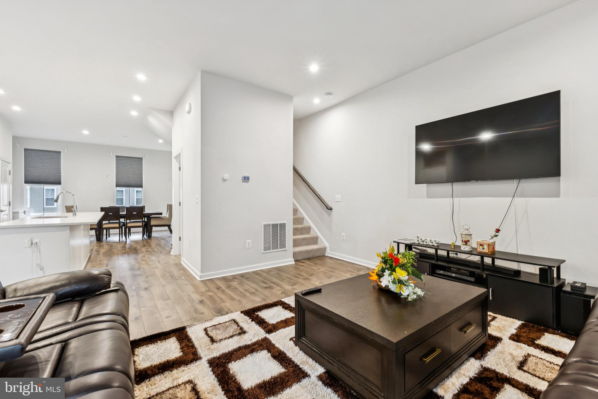 POTOMAC SHORES - Residential