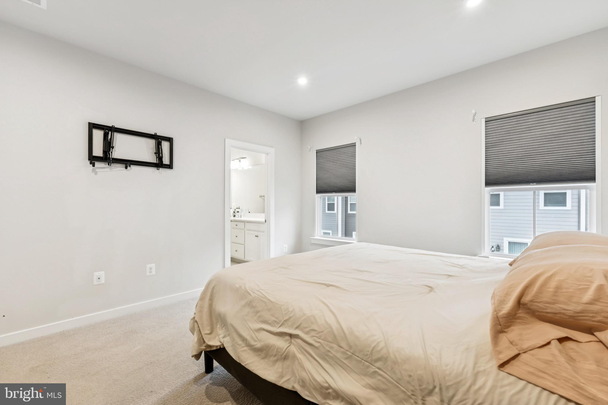 POTOMAC SHORES - Residential