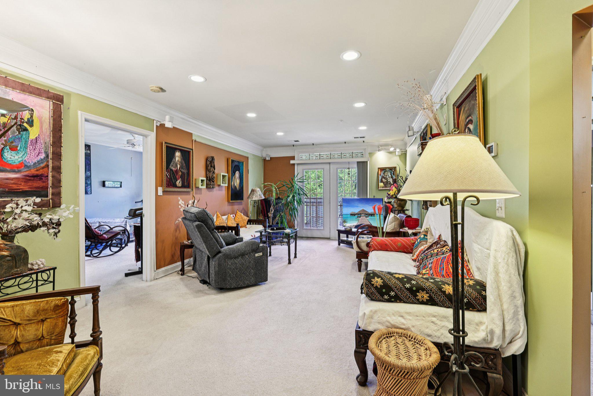 2907 SAINTSBURY PLAZA 206
