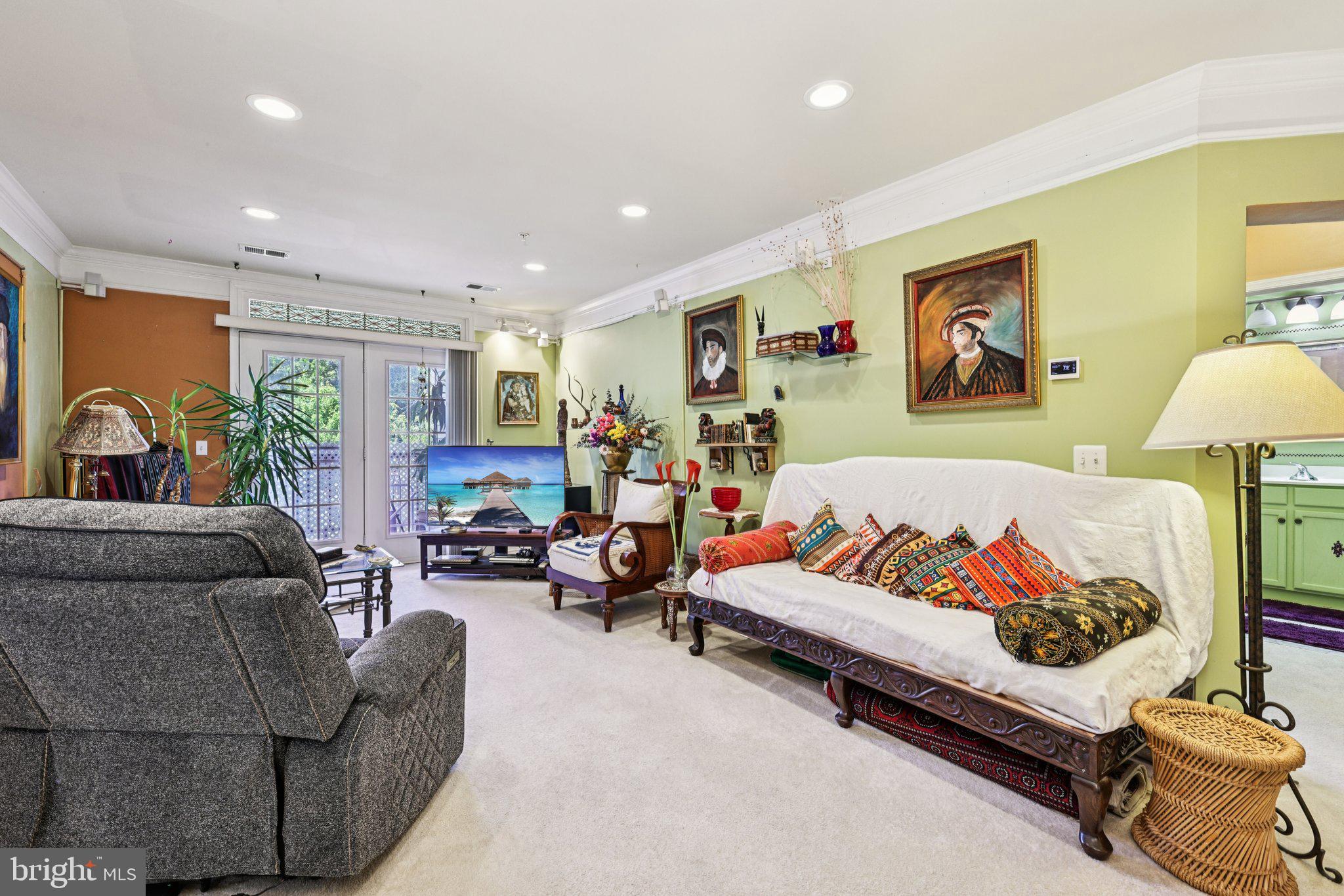 2907 SAINTSBURY PLAZA 206