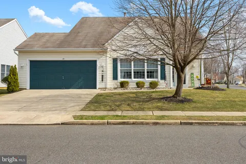 82 Wagon Wheel Lane, Columbus, NJ 08022 - MLS#: NJBL2083688