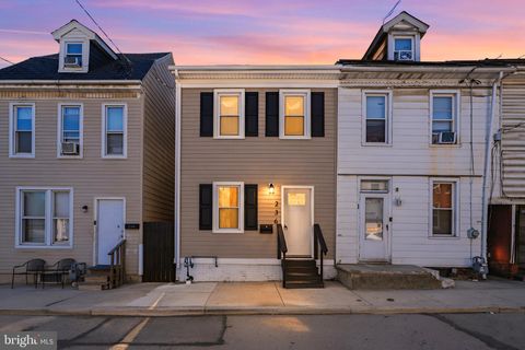 236 S HARTLEY STREET YORK PA 17401