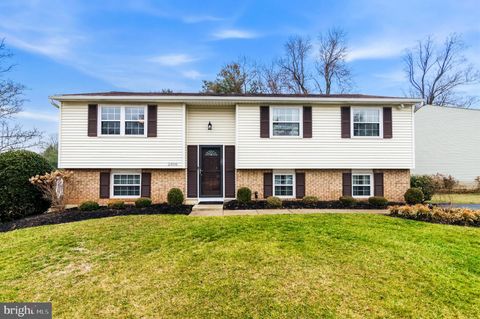 Photo of 2806 Logway Road, VIENNA, VA 22181 (MLS # VAFX2294046)