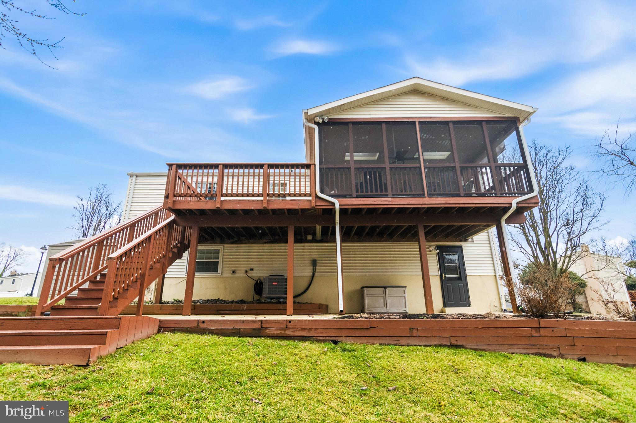 EDGELEA WOODS - Residential