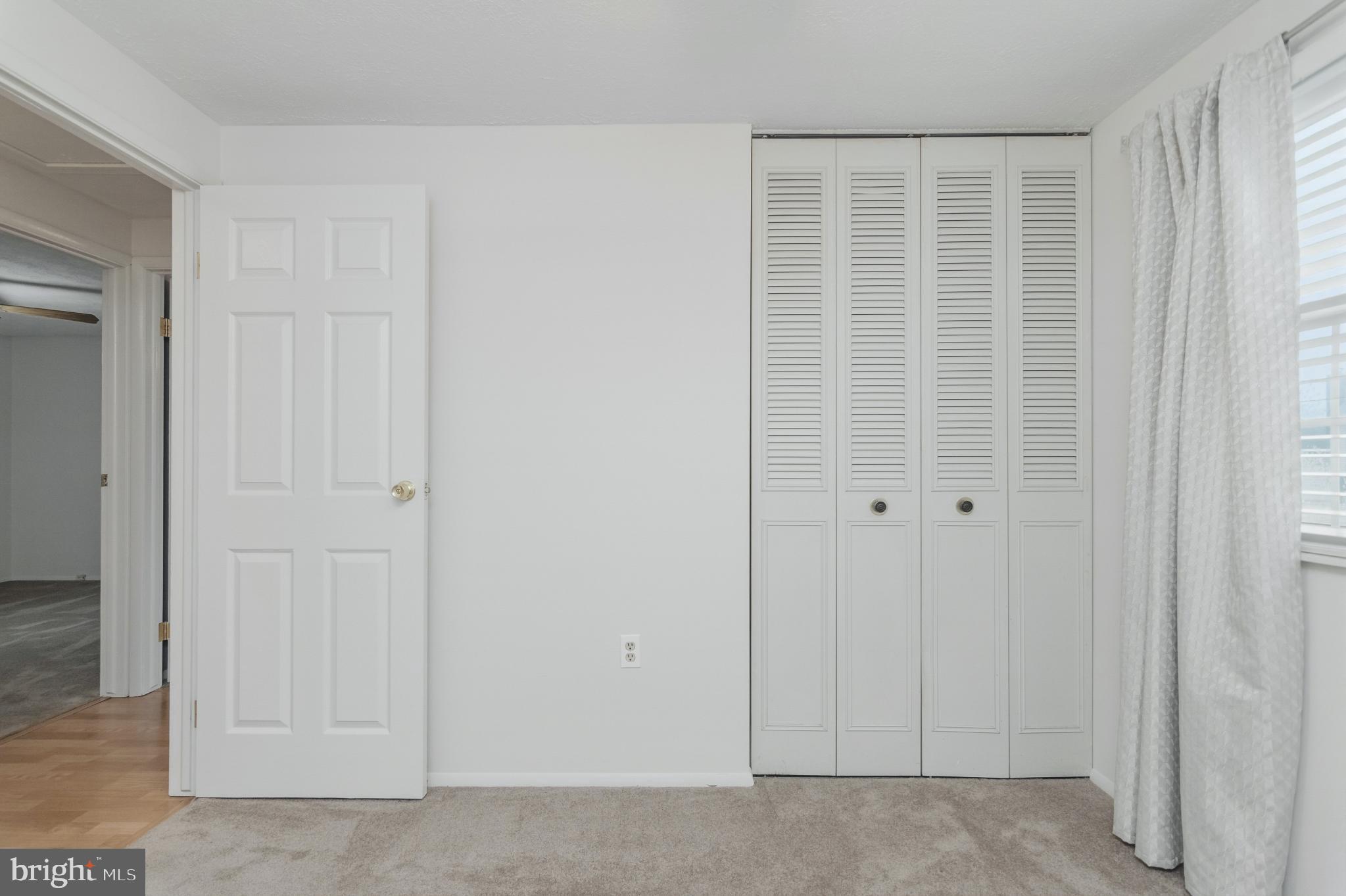 EDGELEA WOODS - Residential