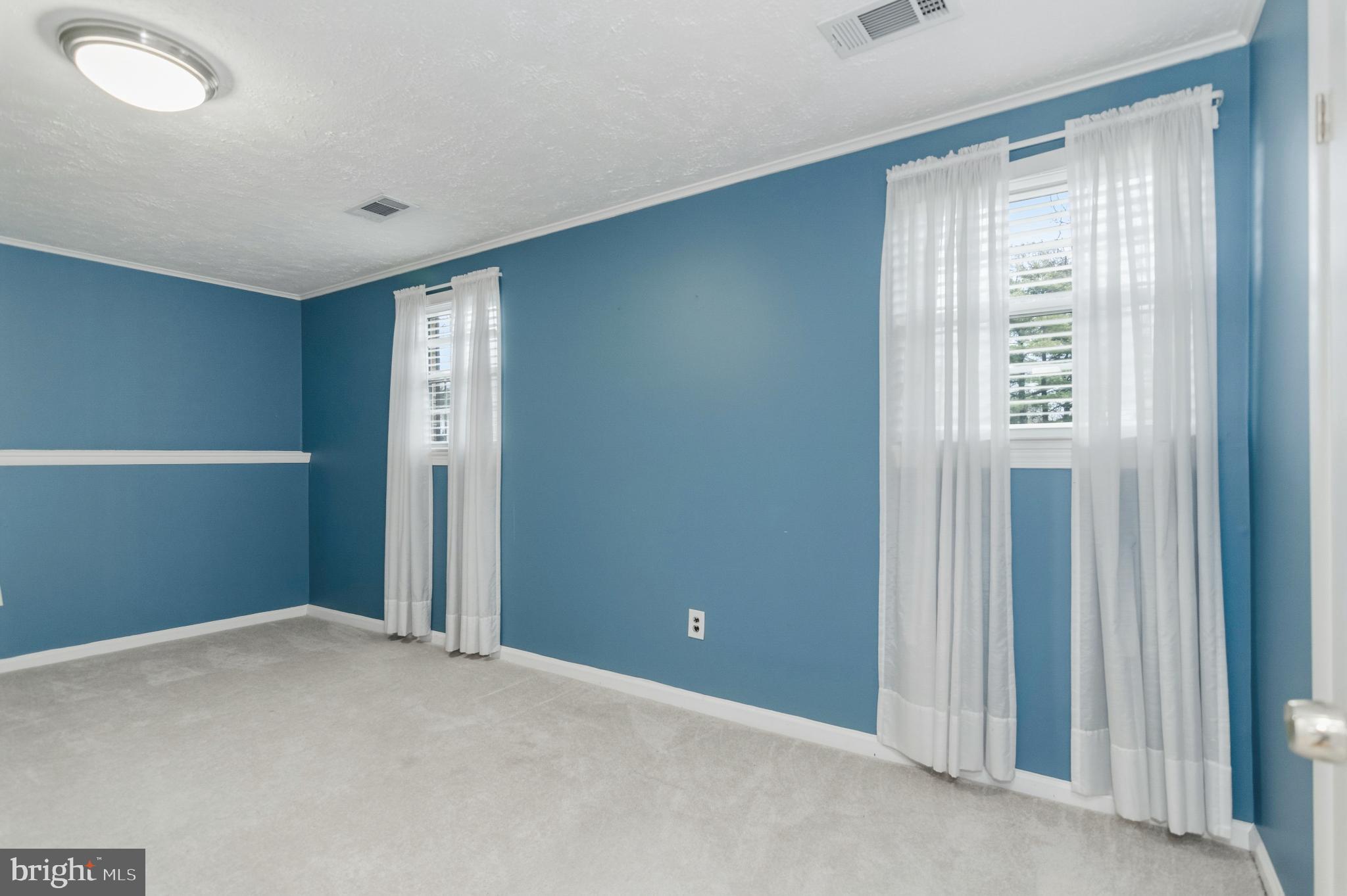 EDGELEA WOODS - Residential