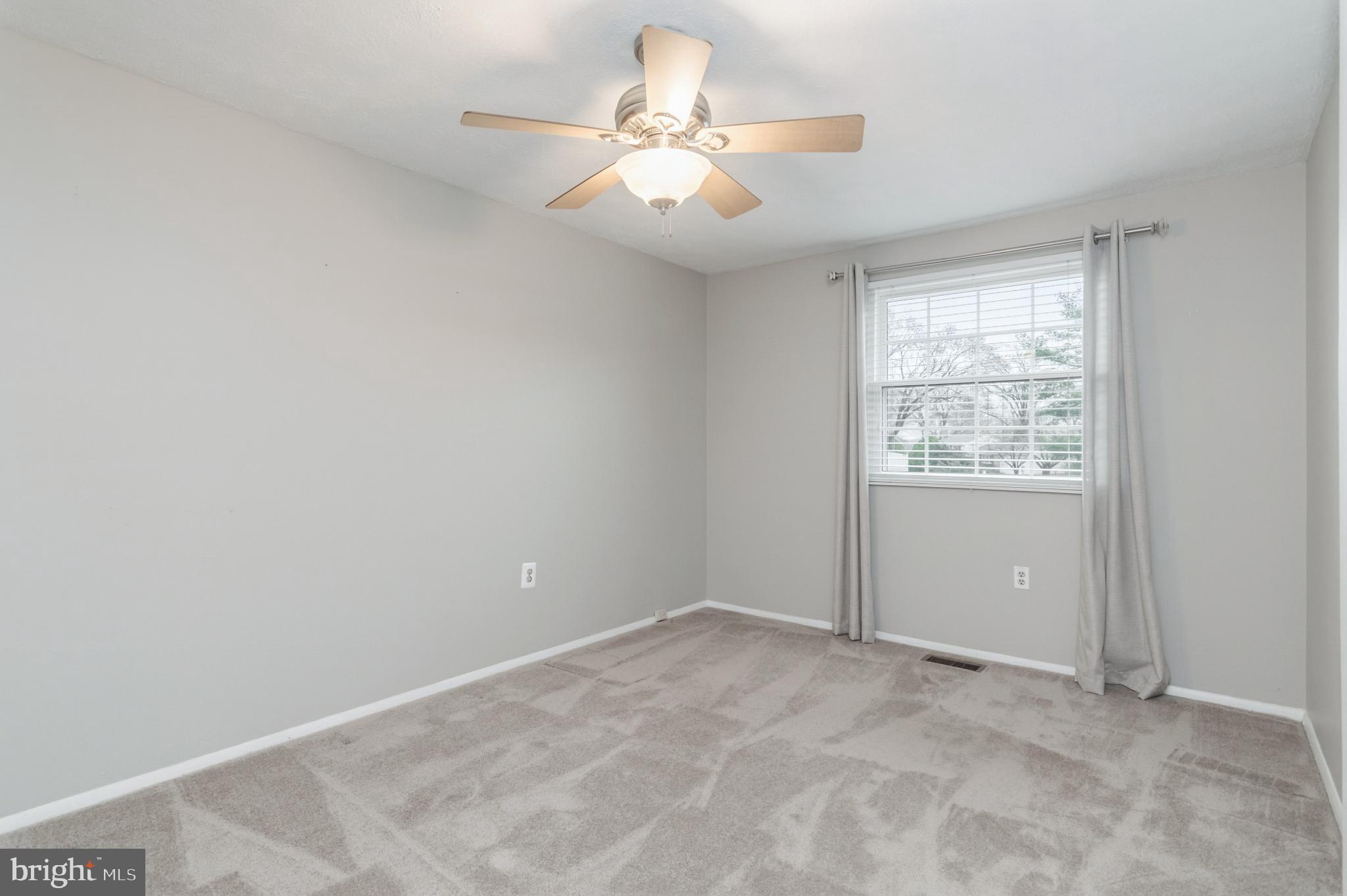 EDGELEA WOODS - Residential