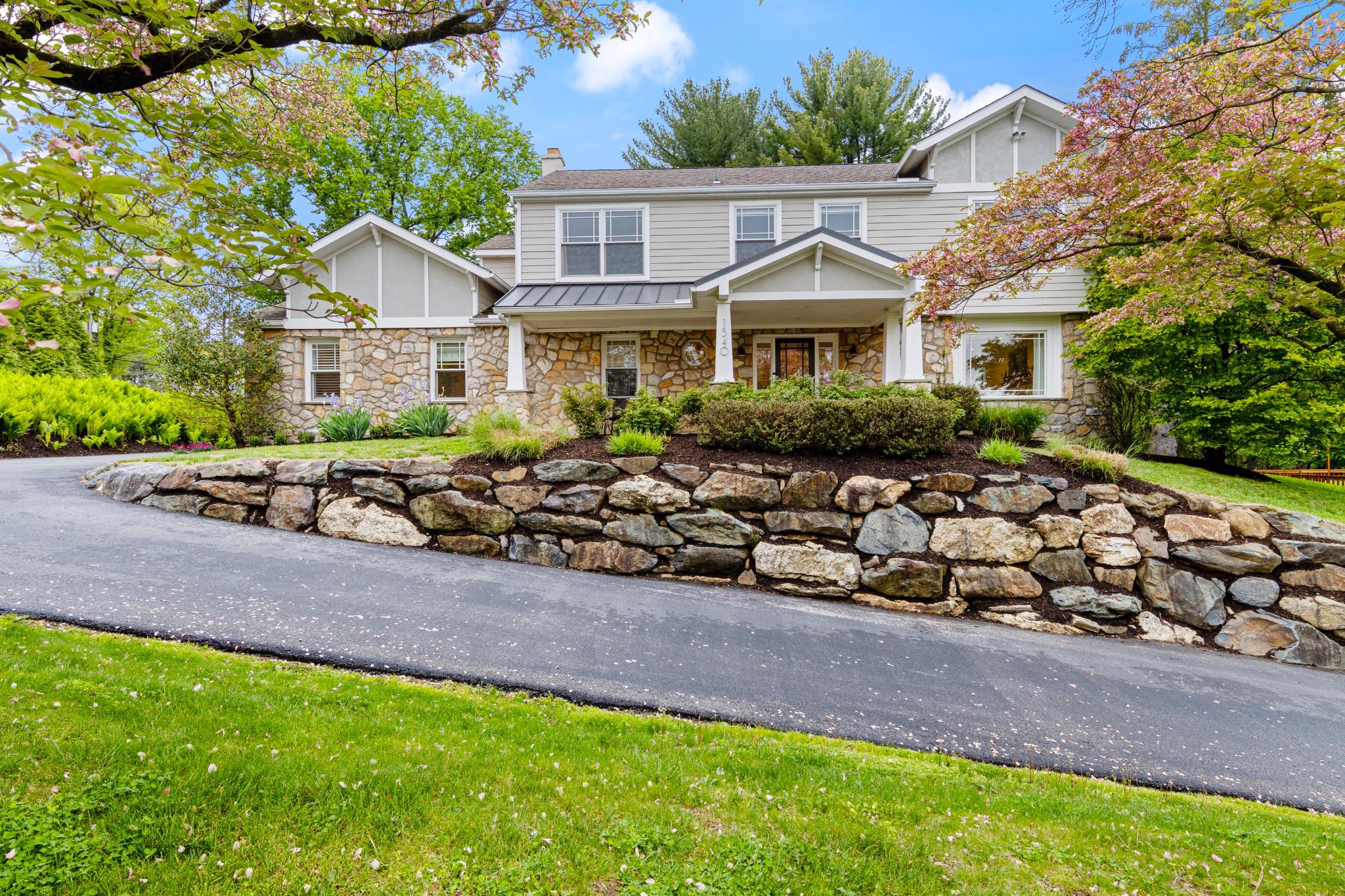 GLADWYNE - Residential
