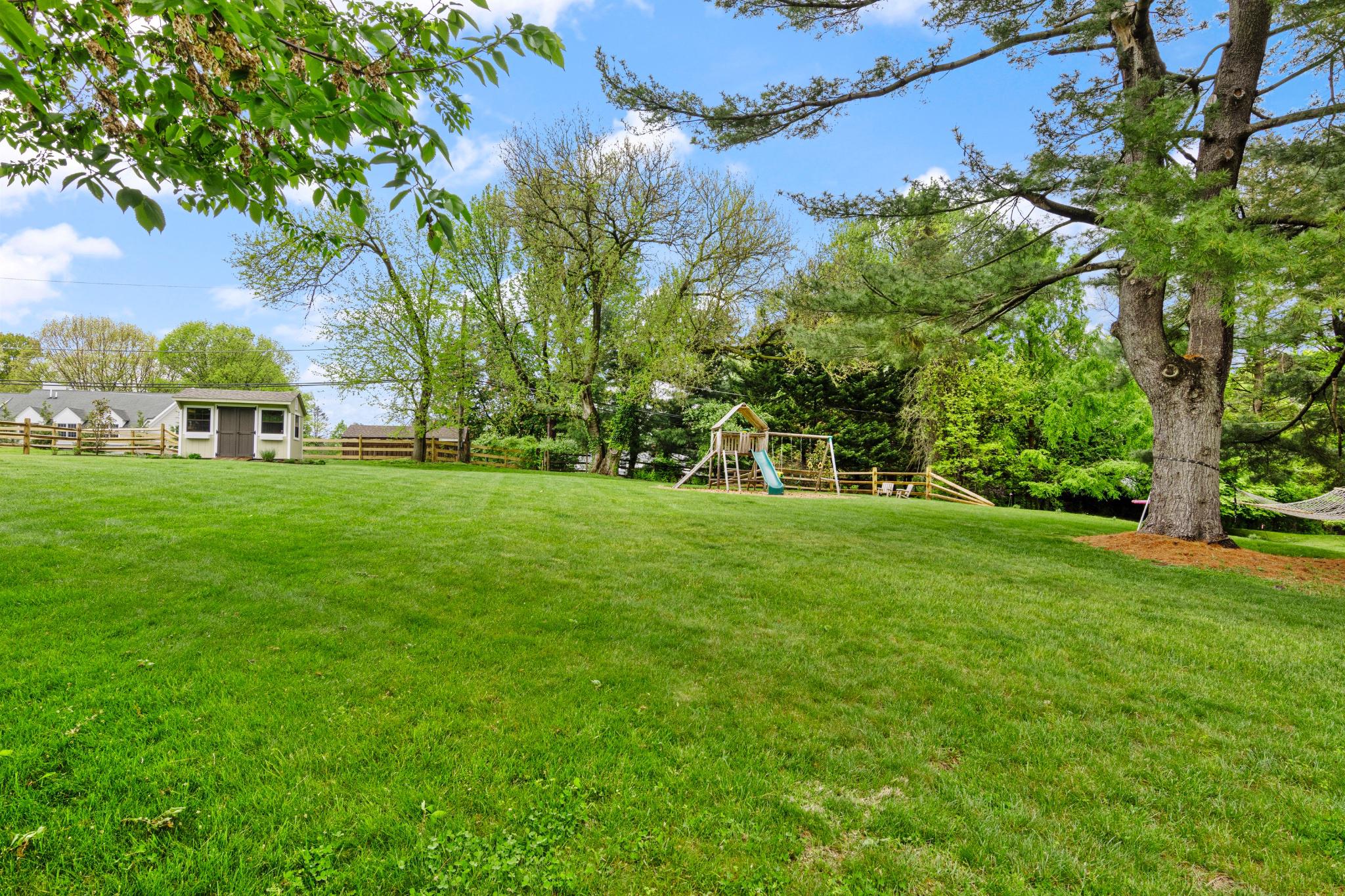 GLADWYNE - Residential