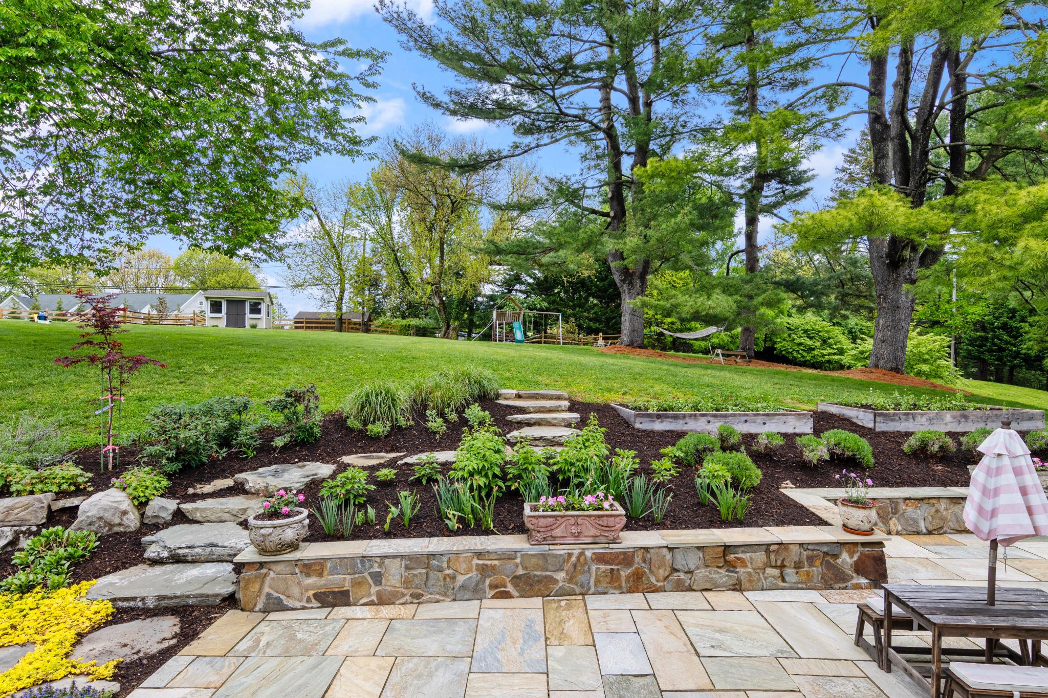 GLADWYNE - Residential