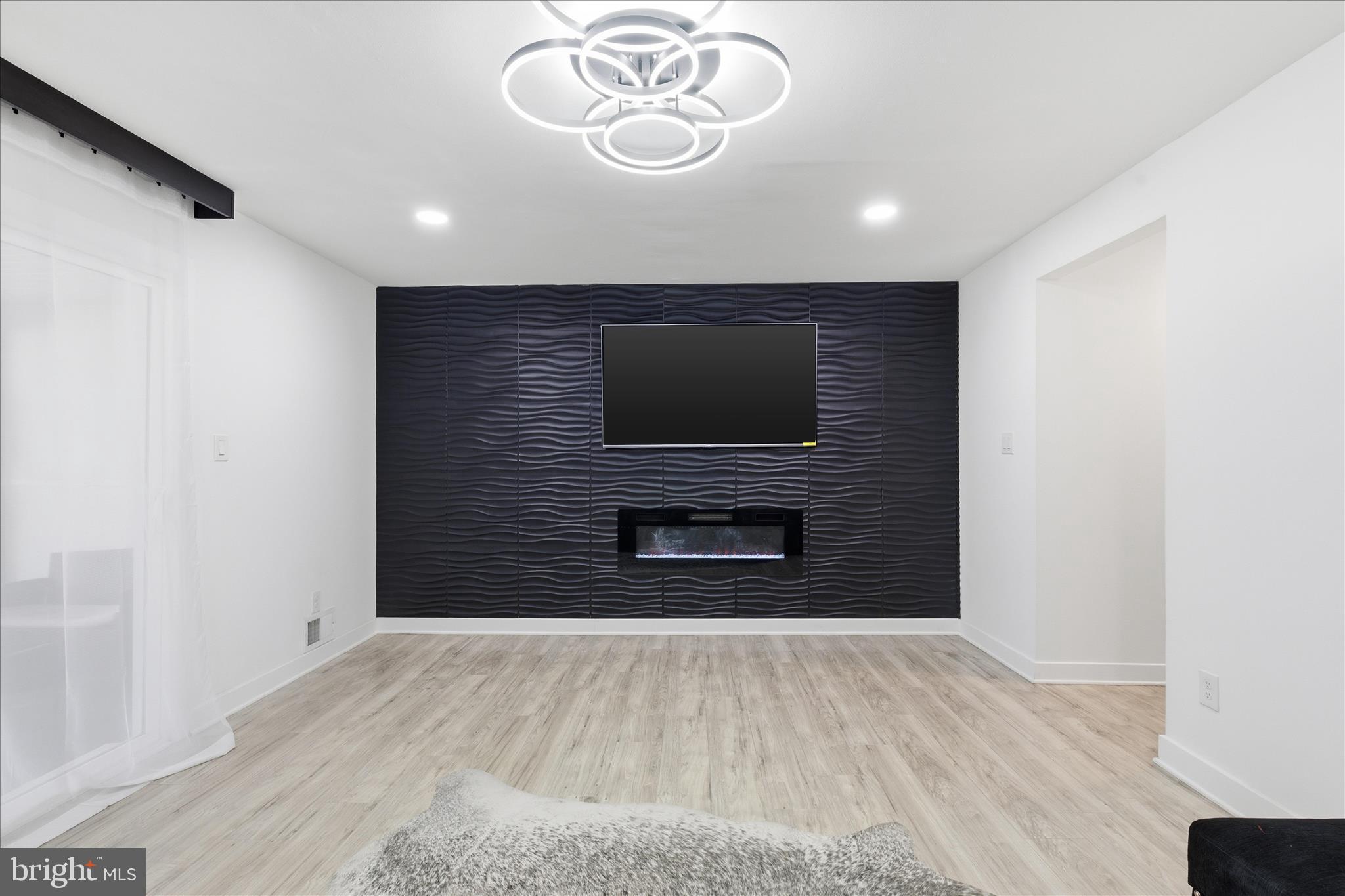 CENTRAL PARK CONDO - Residential