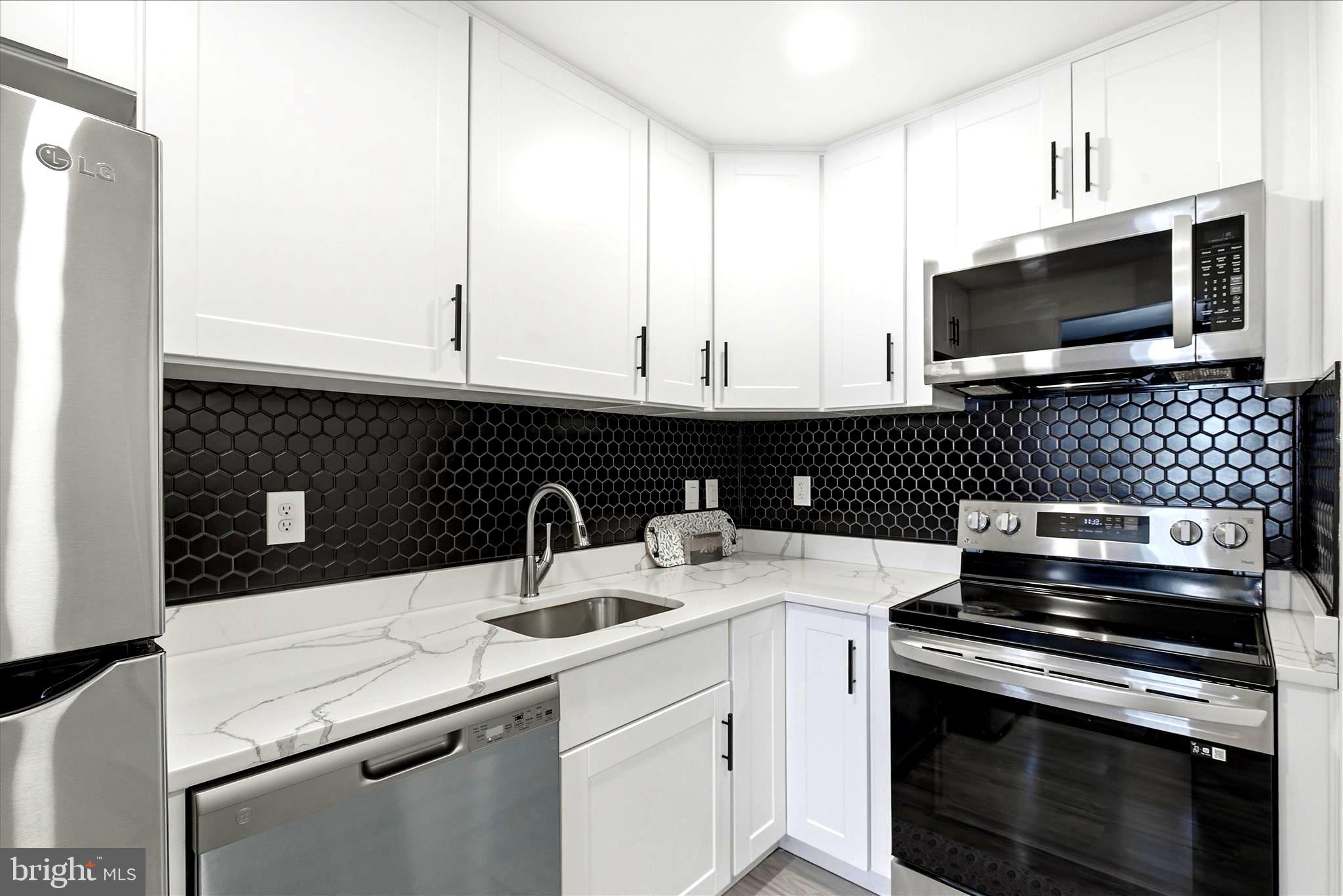 CENTRAL PARK CONDO - Residential