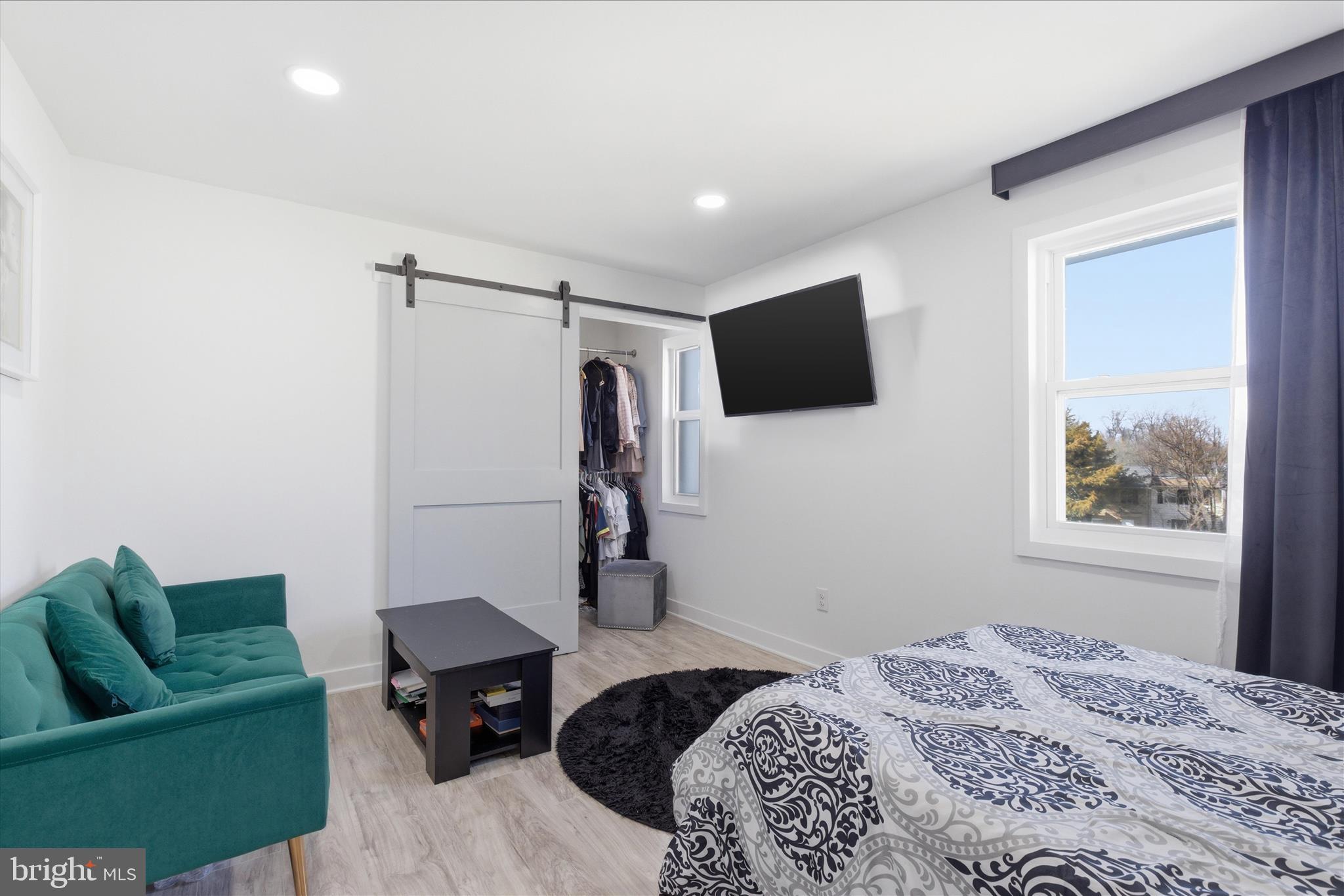 CENTRAL PARK CONDO - Residential