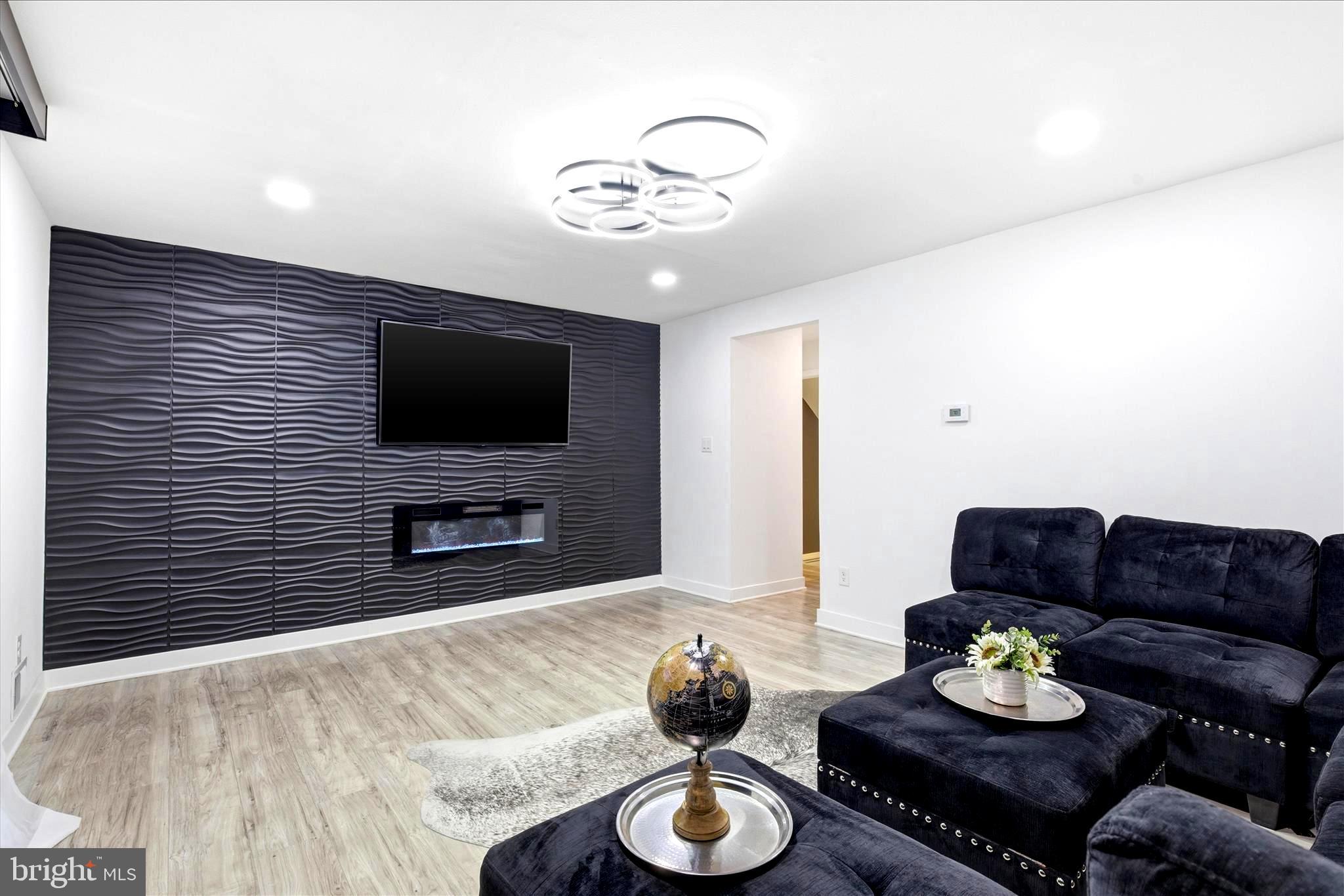 CENTRAL PARK CONDO - Residential