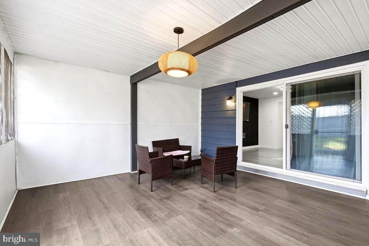 CENTRAL PARK CONDO - Residential